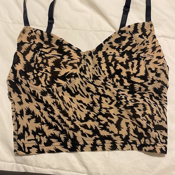 Beginning Boutique Zaya Cami Crop Top Tiger - Picture 3 of 5
